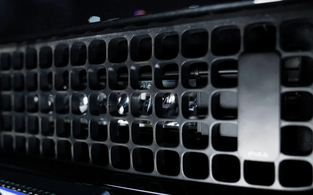 See how our square car grill lights fit the Land Rover Defender grille holes precisely, adding a clean front signature without weakening the grille’s structure or rigidity.