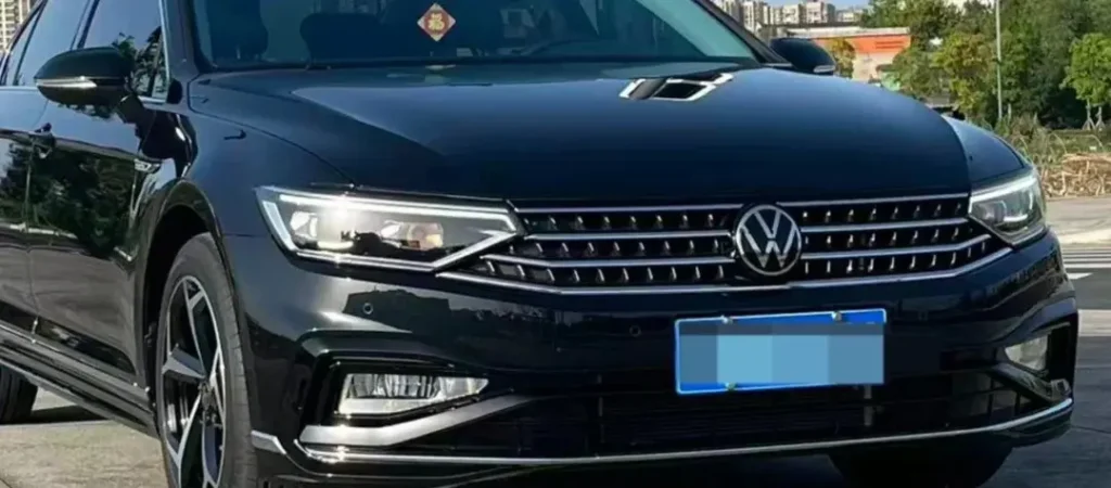 2026 فولكس واجن ماغوتان 2026 تصميم أمامي بدون مصابيح ضباب تقليدية